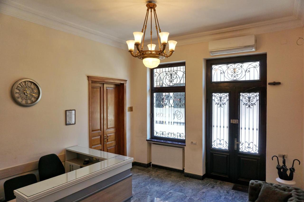Hotel Mireosi Batoemi Buitenkant foto