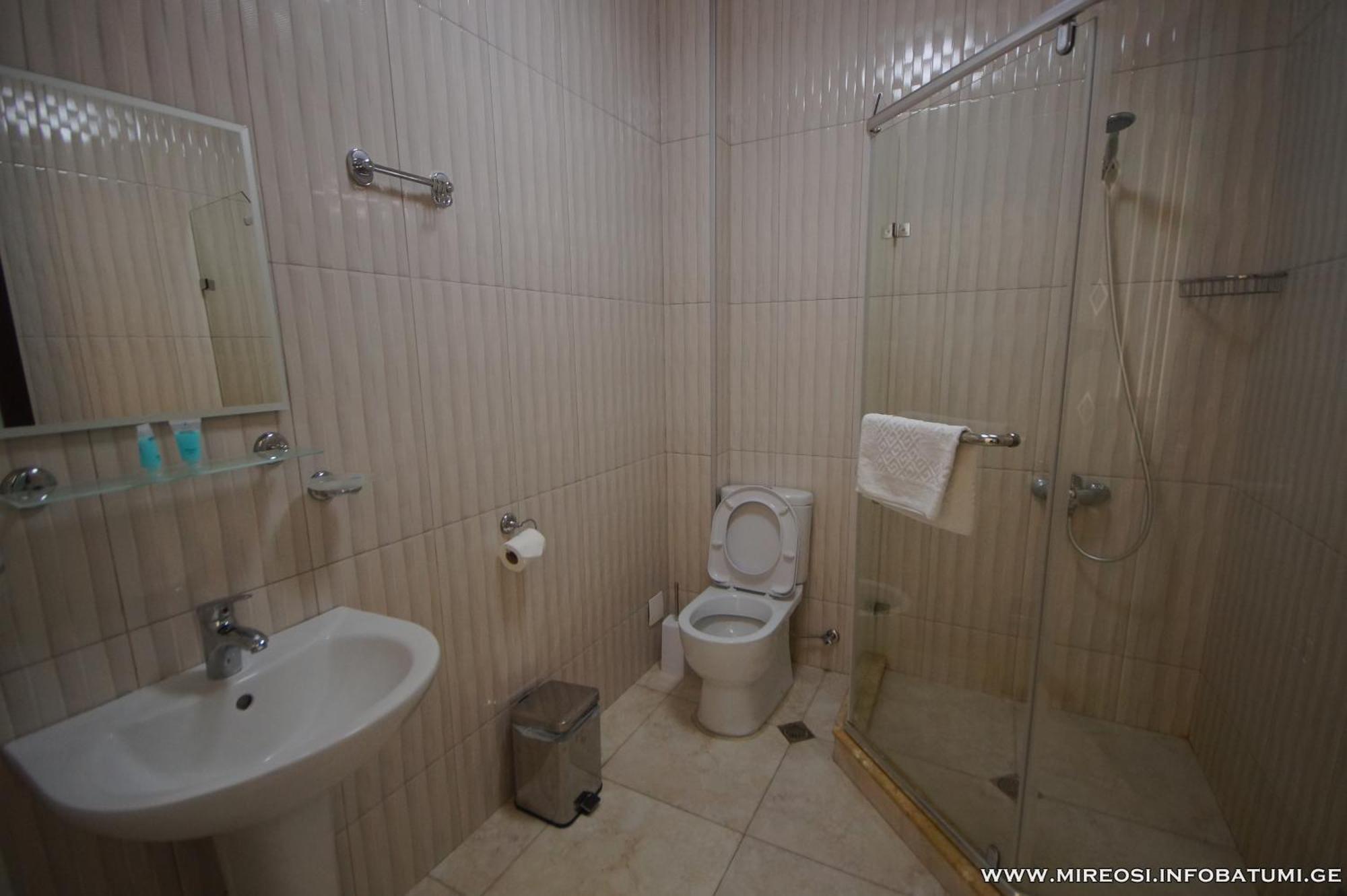 Hotel Mireosi Batoemi Buitenkant foto