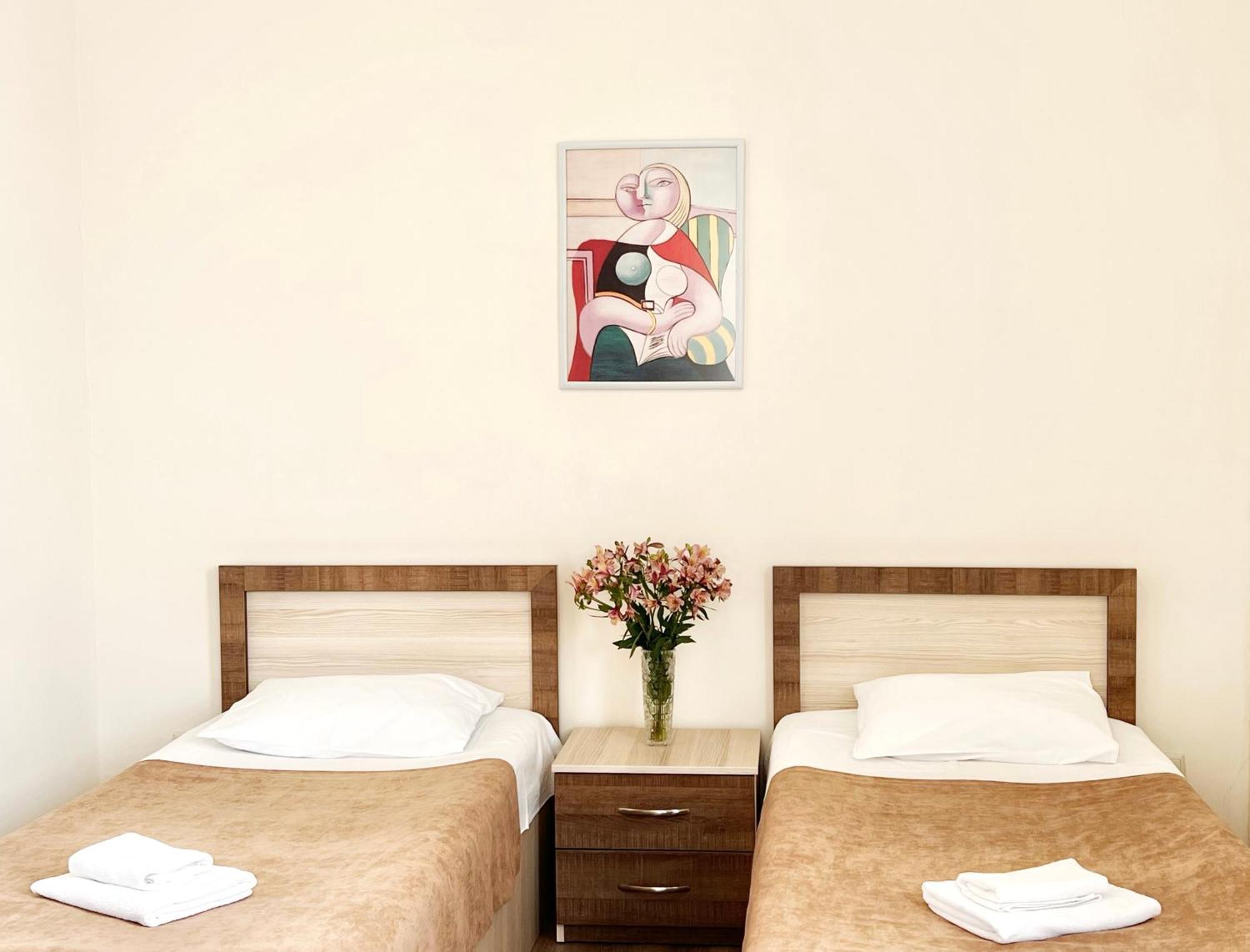 Hotel Mireosi Batoemi Buitenkant foto