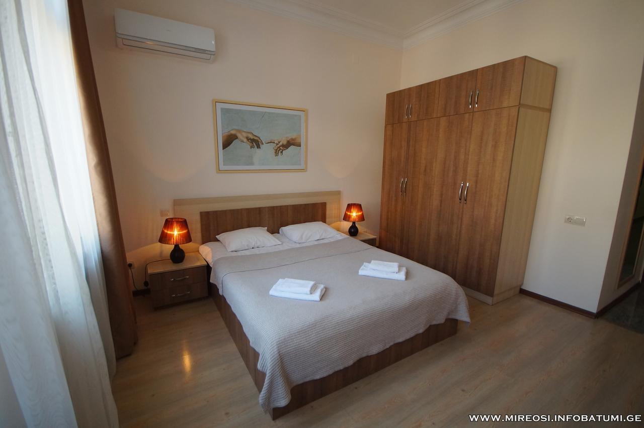 Hotel Mireosi Batoemi Buitenkant foto