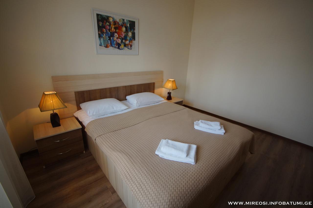 Hotel Mireosi Batoemi Buitenkant foto
