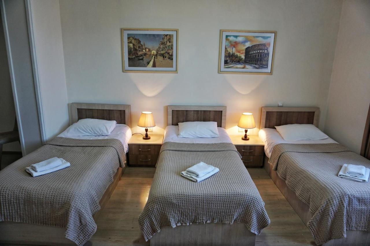 Hotel Mireosi Batoemi Buitenkant foto