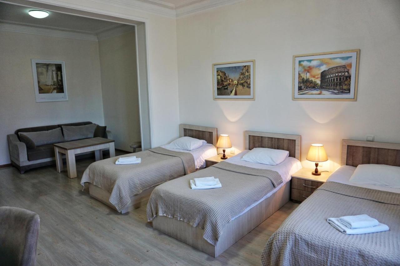 Hotel Mireosi Batoemi Buitenkant foto